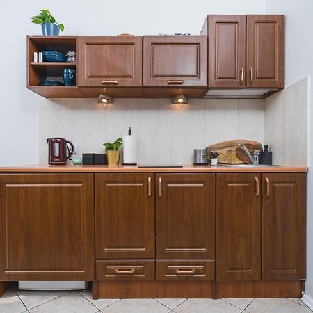 2 Bedroom Apartment Next To The Main Railway Station - By Upstairs Krakow Ngoại thất bức ảnh