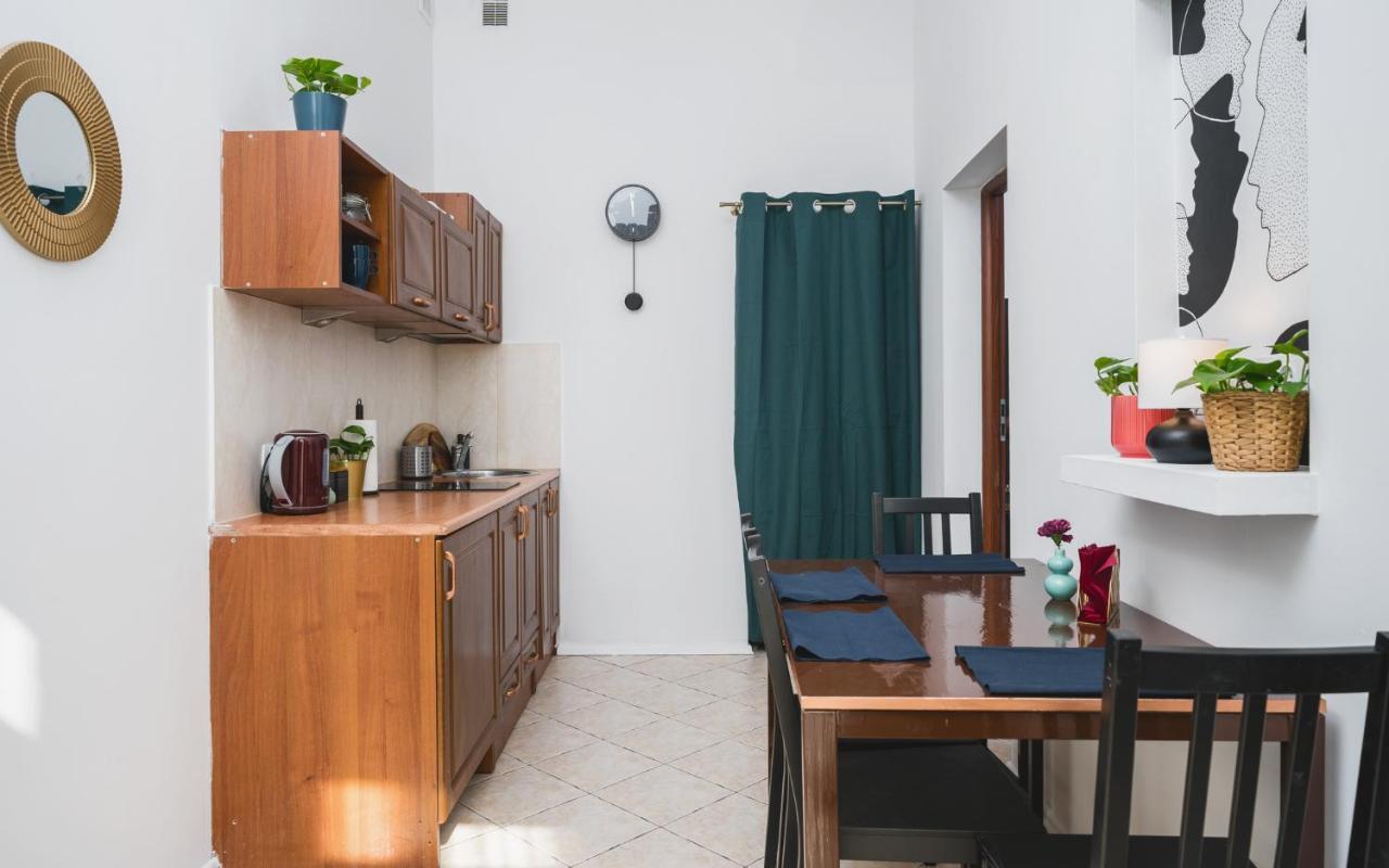 2 Bedroom Apartment Next To The Main Railway Station - By Upstairs Krakow Ngoại thất bức ảnh