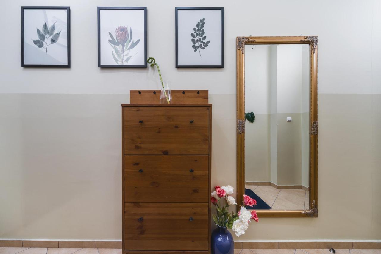 2 Bedroom Apartment Next To The Main Railway Station - By Upstairs Krakow Ngoại thất bức ảnh