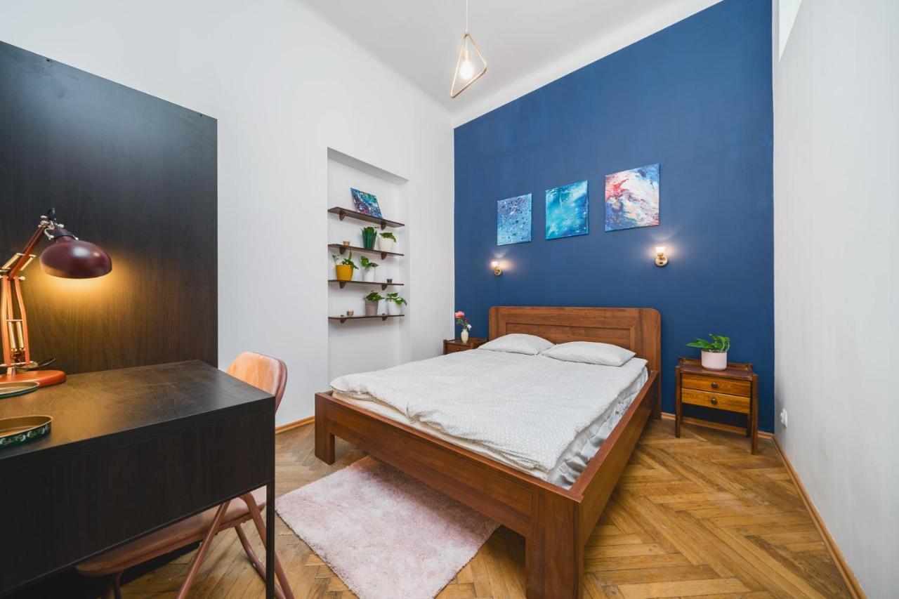 2 Bedroom Apartment Next To The Main Railway Station - By Upstairs Krakow Ngoại thất bức ảnh