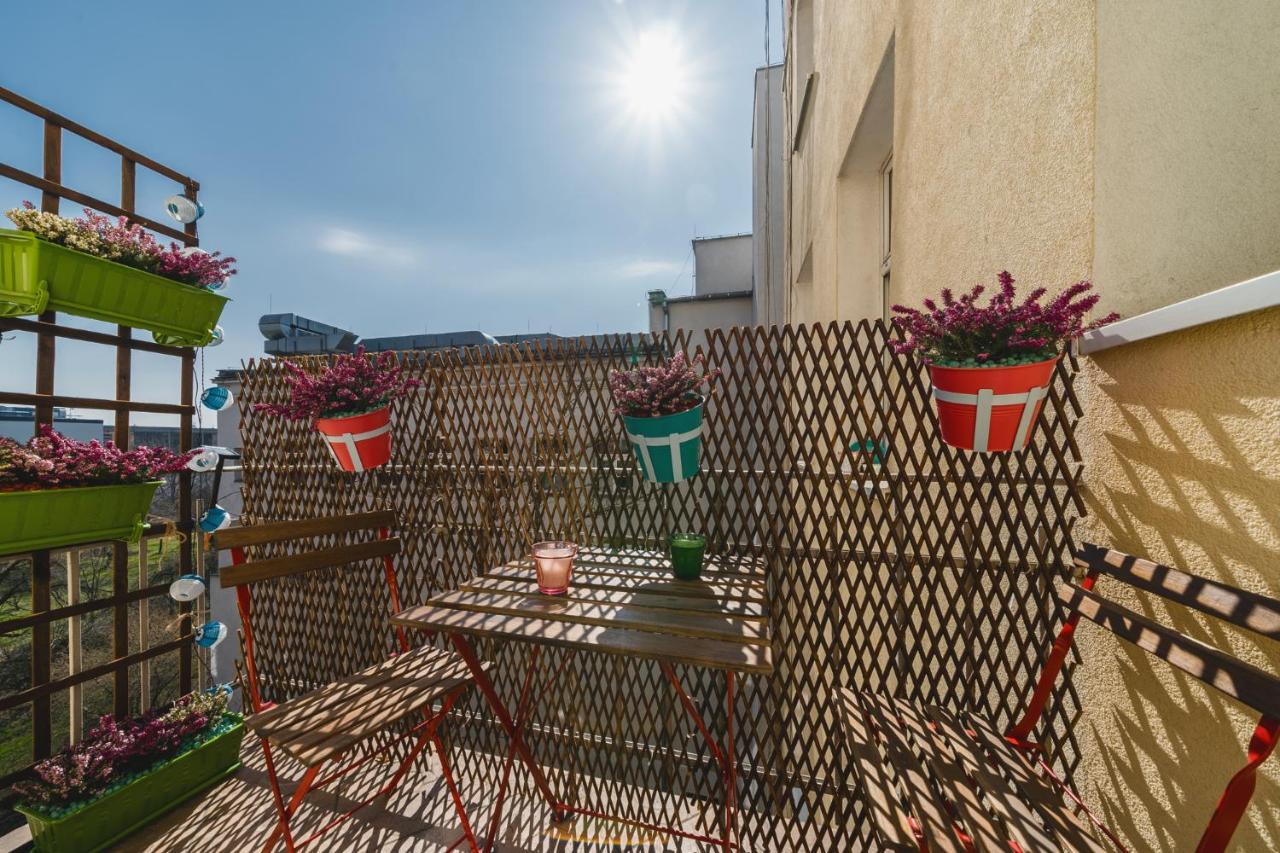 2 Bedroom Apartment Next To The Main Railway Station - By Upstairs Krakow Ngoại thất bức ảnh