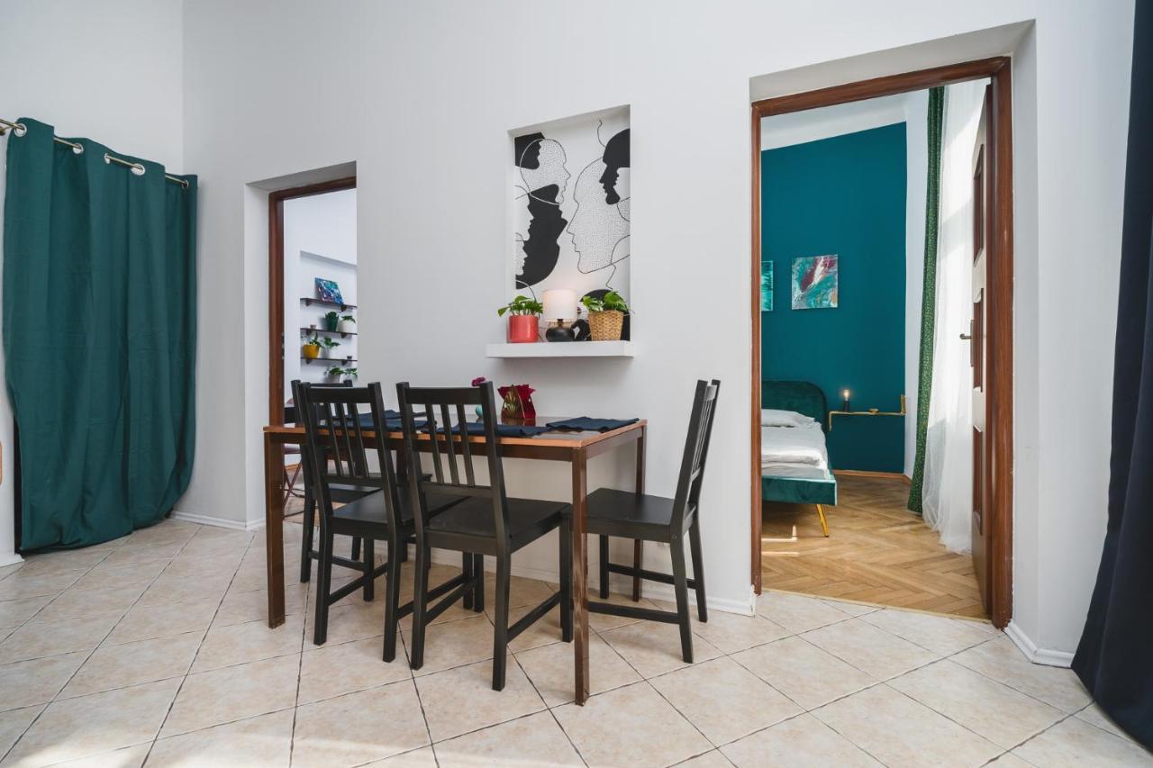 2 Bedroom Apartment Next To The Main Railway Station - By Upstairs Krakow Ngoại thất bức ảnh